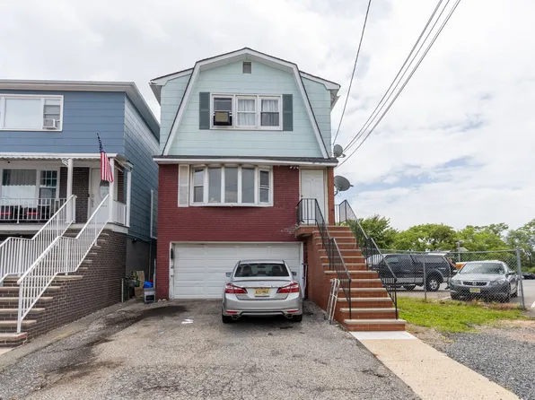 29-31 Glenn Dr