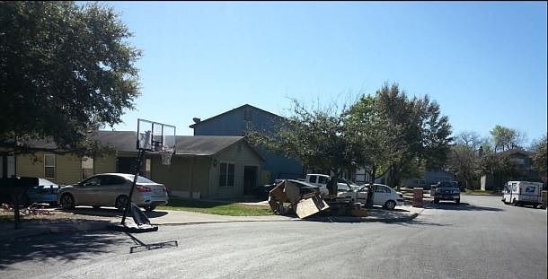Exterior Neighborhood (street photo)
