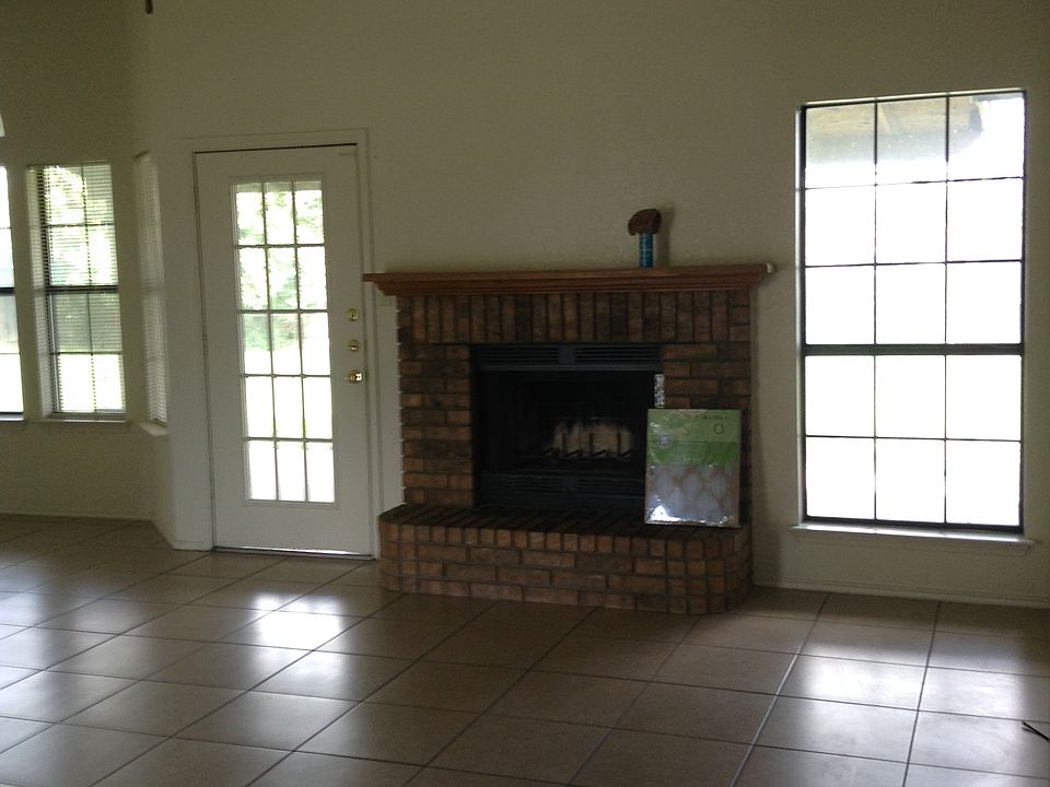 1st image of 613 Red Cloud Dr