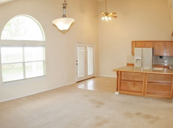 5th image of 3804 Benjamin Davis Dr