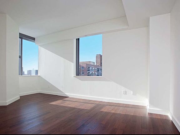 3rd image of 10820 71st Ave APT 4D