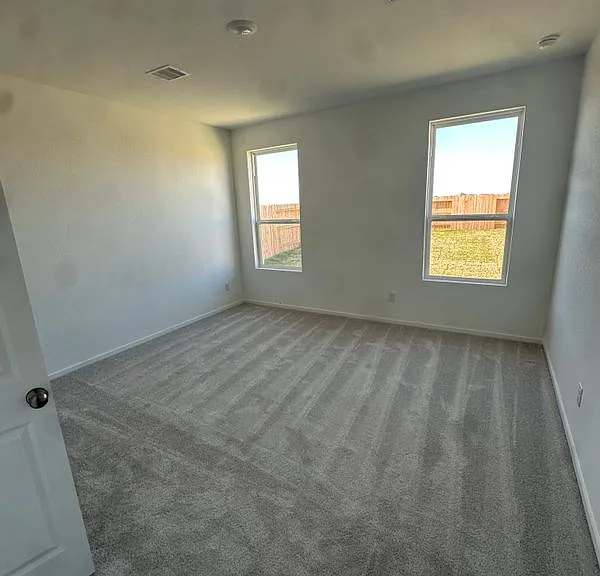 830 Heaven Dr — Photo 8