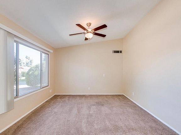 4th image of 2337 E Bishop Dr