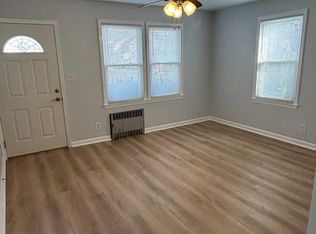168 Broad St #2, Williston Park, NY 11596