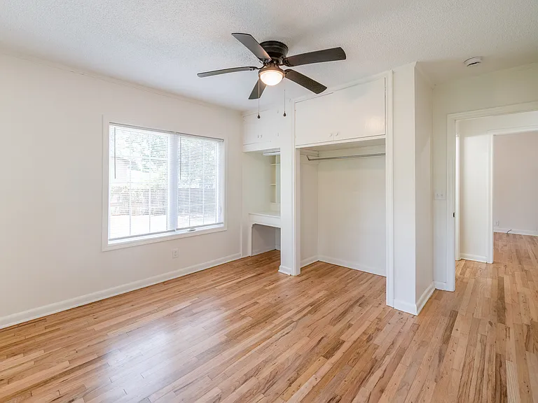 706 E Pinetree Blvd — Photo 55