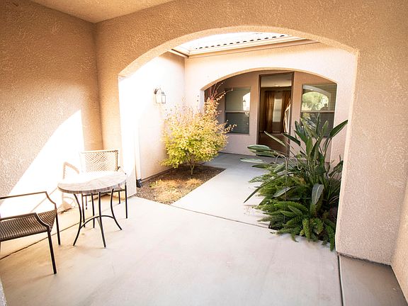 5th image of 2037 E Country Ct