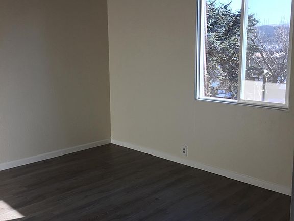 5th image of 20 Burr Ave