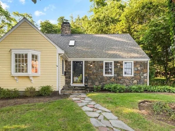 132 W Shore Dr, Marblehead, MA 01945