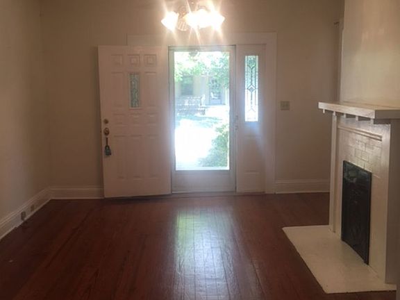 3rd image of 810 Aurora Ave