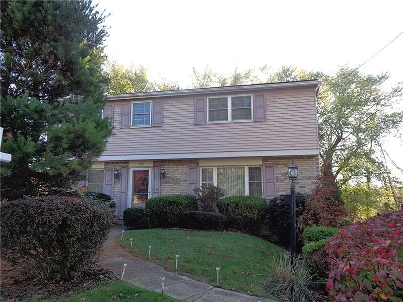 533 Twin Oak Dr photo 1