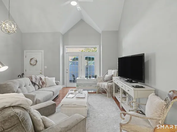 17 Southwick Court North #17, Milford, CT 06461