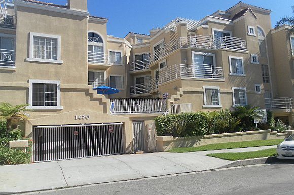 2nd image of 1420 N Detroit St APT 304