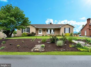 104 Rosewood Dr, Martinsburg, WV 25401