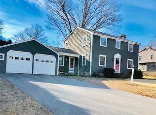 4 Echo Farm Dr, Bristol, RI 02809