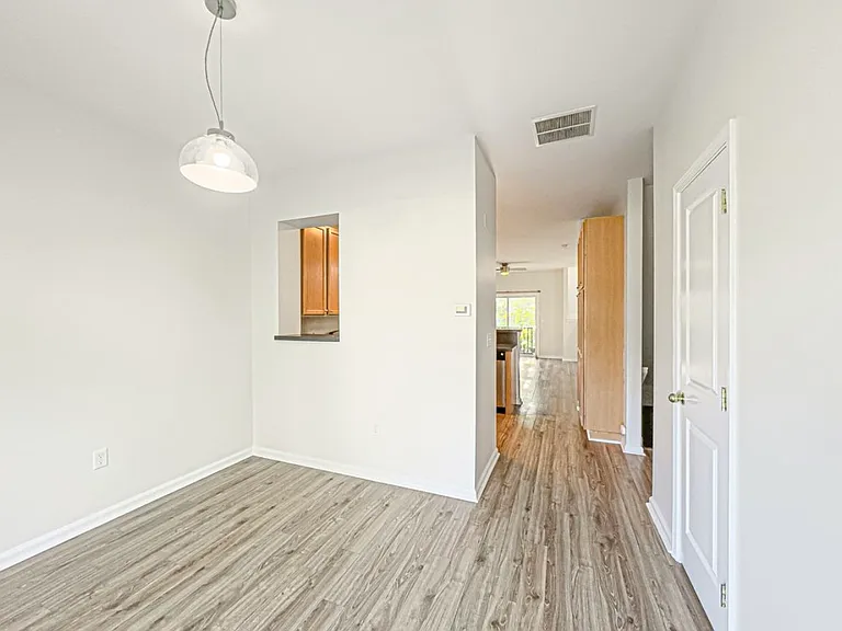 48 S Poplar St — Photo 7
