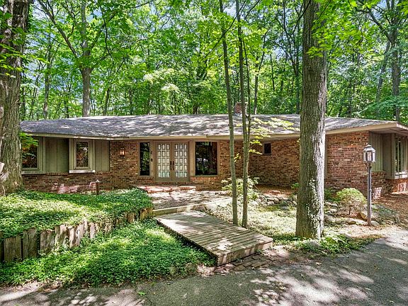 2nd image of 6575 Franklin Woods Dr