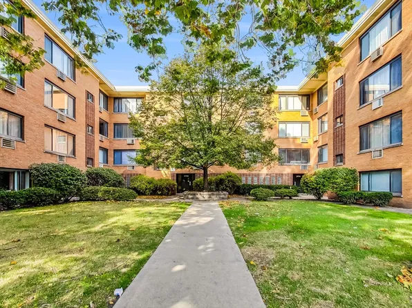 2700 W Lunt Ave APT 402, Chicago, IL 60645