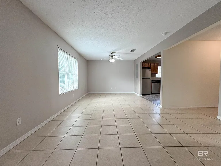 5652 Dee St #A — Photo 9