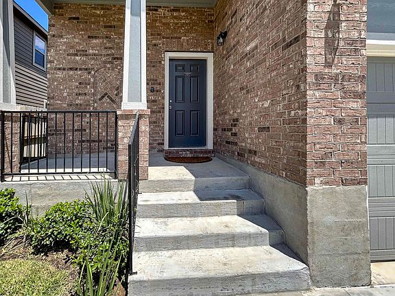 3rd image of 8615 Shiloh Rock Dr