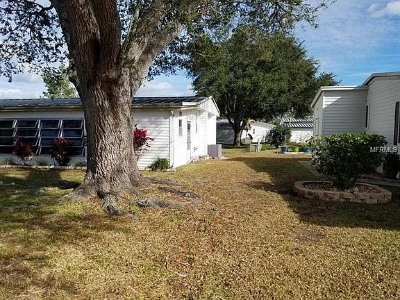 5th image of 458 Pelican Dr S