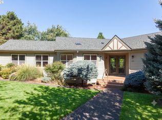 556 Forestview Dr, Hood River, OR 97031