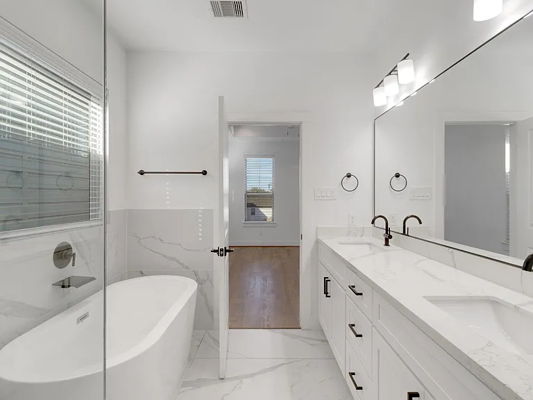 1526 Chestnut St — Photo 37