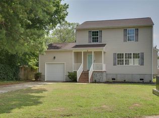 2 Hampshire Dr, Hampton, VA 23669