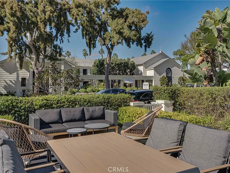 608 Heliotrope Ave — Photo 19