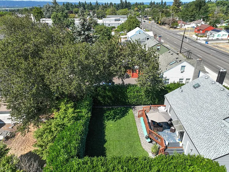 2407 E Mill Plain Blvd — Photo 45