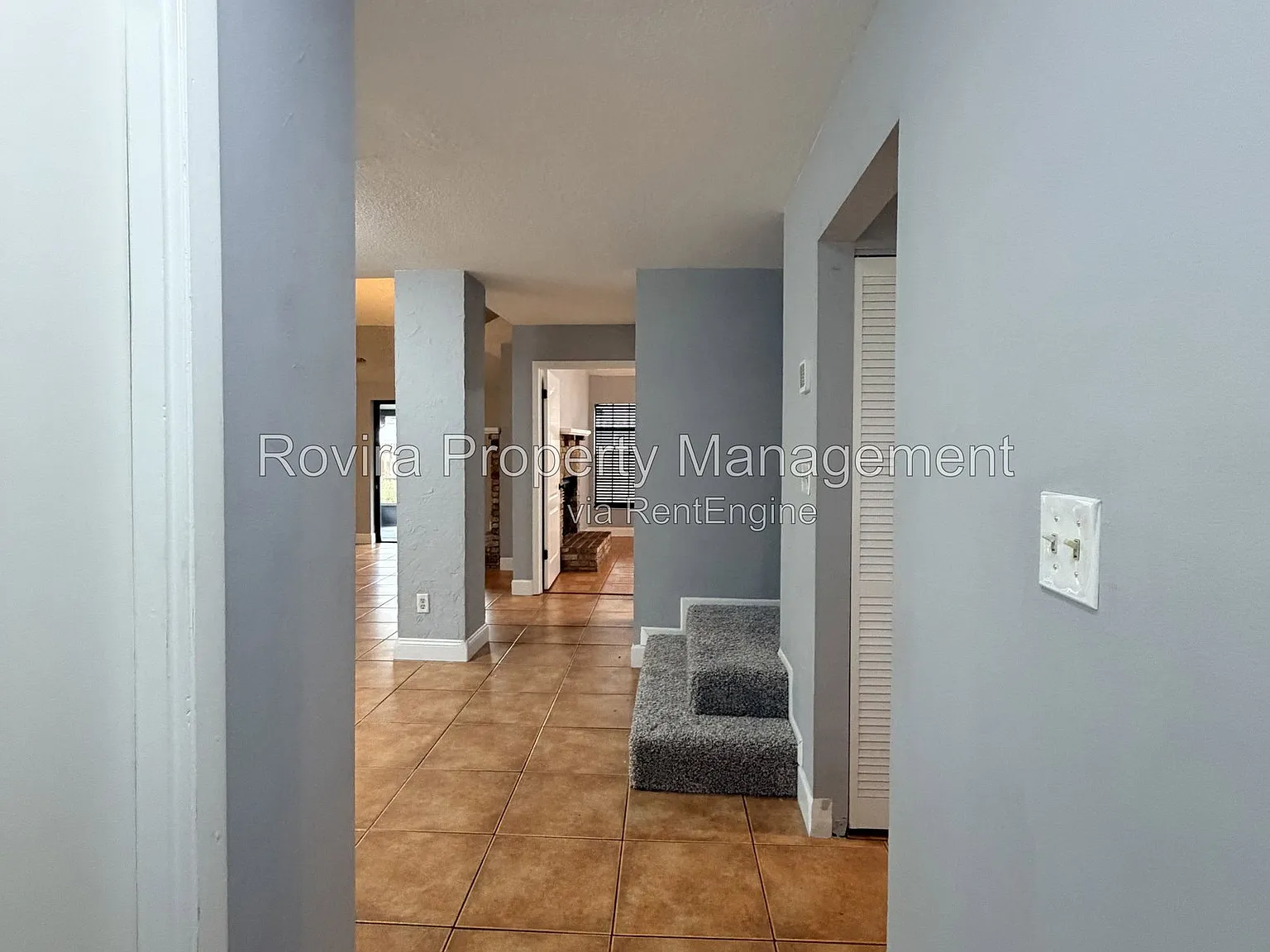 3 bed, 2.5 bath, 1418 sqft, $2,100 — Photo 2