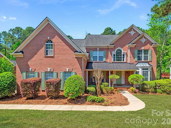 2nd image of 124 Whiterock Dr #58