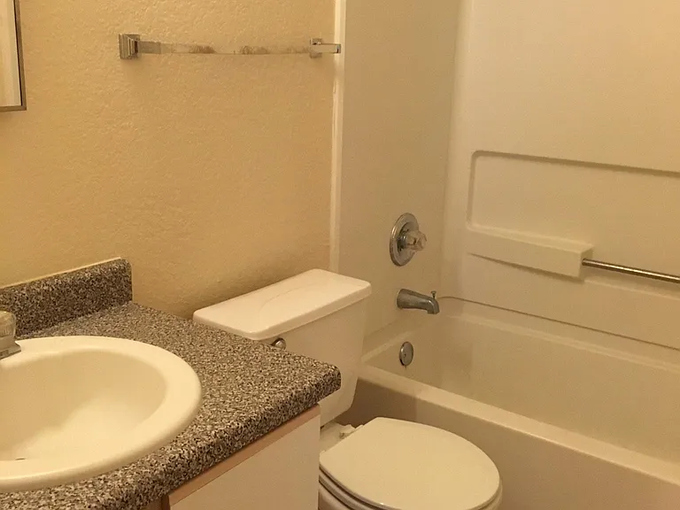 16215 Ike Ln — Photo 12