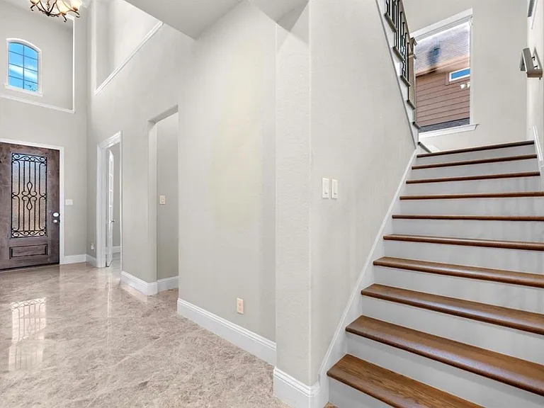 2024 Arrowood Glen Dr — Photo 5
