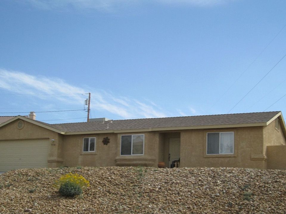 1st image of 3130 Douglas Dr