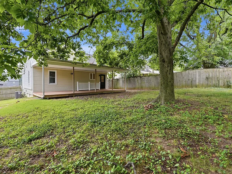 10 Birch Ave — Photo 38