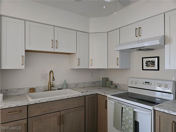 4th image of 21150 Gertrude Ave APT I3