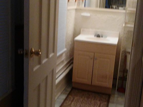 4th image of 47 Continental Ave