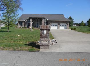 1009 Naples Dr, Herrin, IL 62948