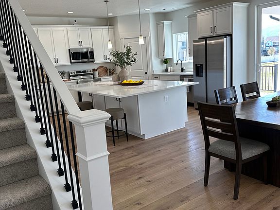 2nd image of 7927 N Bristlecone Rd #204