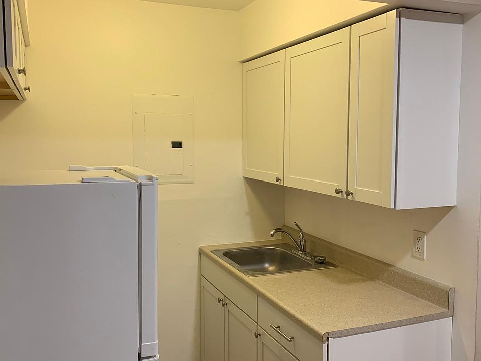 1st image of 351 Adelaide Ave