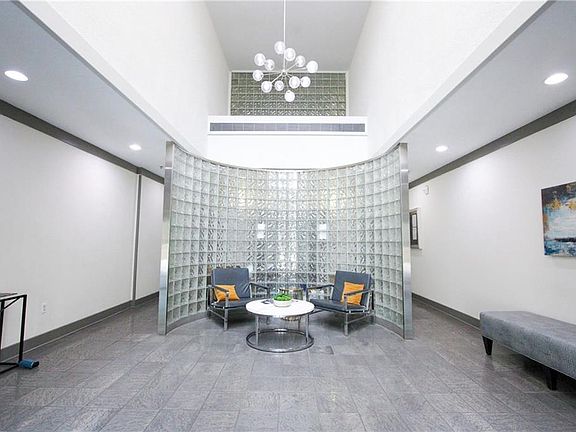 4th image of 2161 Peachtree Rd NE APT 708