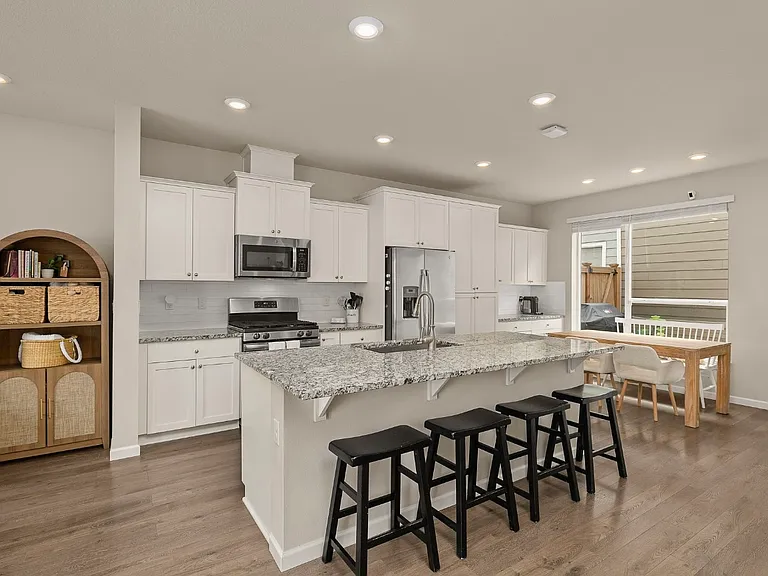 3478 SE Birchleaf St — Photo 9