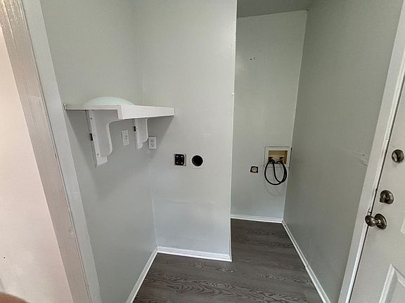 4th image of 5905 Cherry Loop