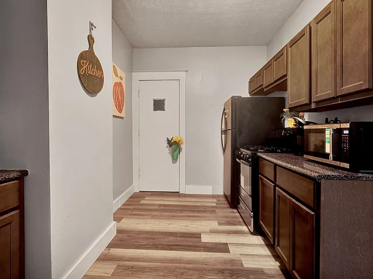 83 Pullman Ave #2 — Photo 12