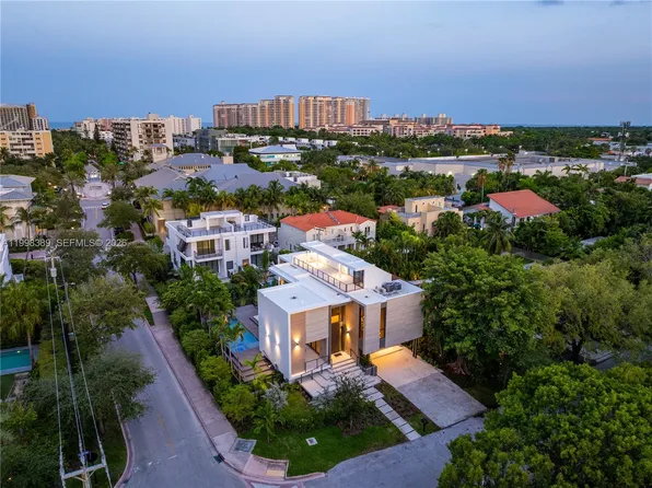 571 Glenridge Rd, Key Biscayne, FL 33149