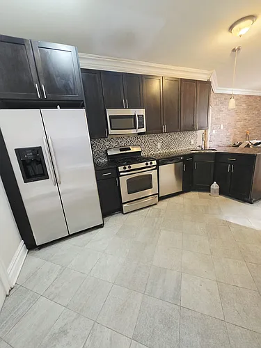 377 Baldwin Ave Photo 1