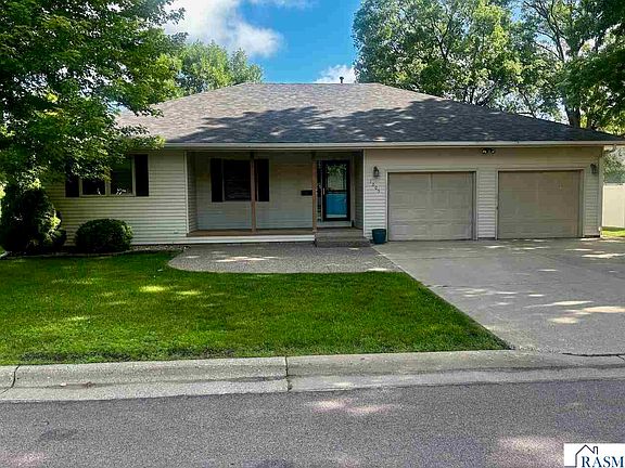 2nd image of 1205 Lloyd Ln