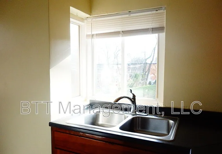 8400 Greenwood Ave #4 — Photo 11