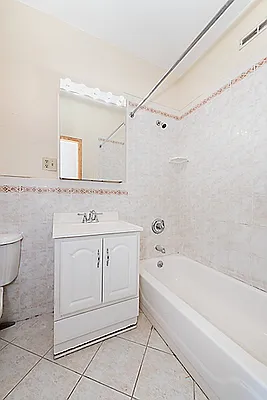 Rented by Perry Associates NYC Inc | media 33