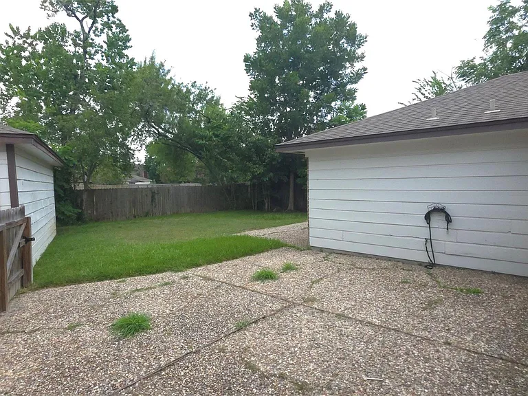 1119 Montour Dr — Photo 25